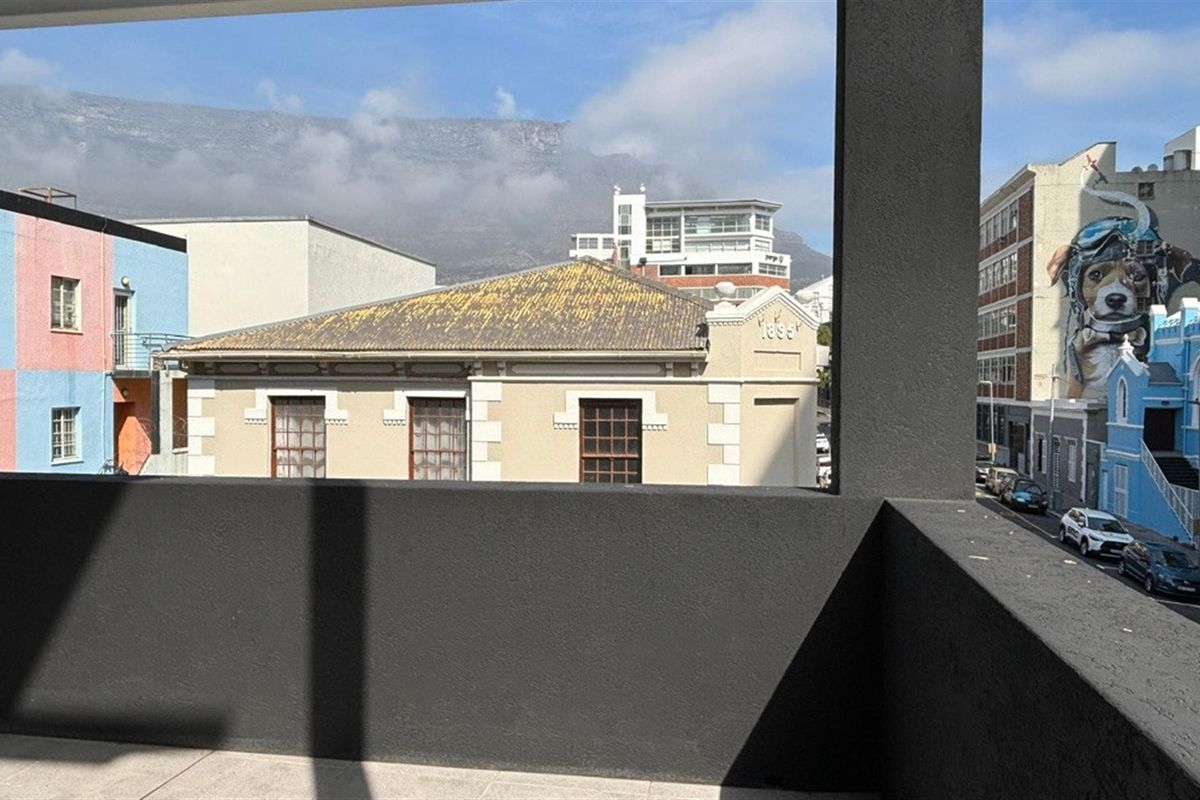 Immaculate Creative Space in Trend Setting Harrington Street - Photo 5