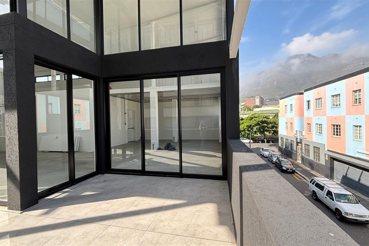Immaculate Creative Space in Trend Setting Harrington Street - Photo 4