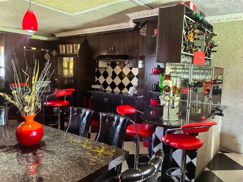 A Bold, Beautiful And Functional 3 Bedroom Home in Osizweni B - Photo 3