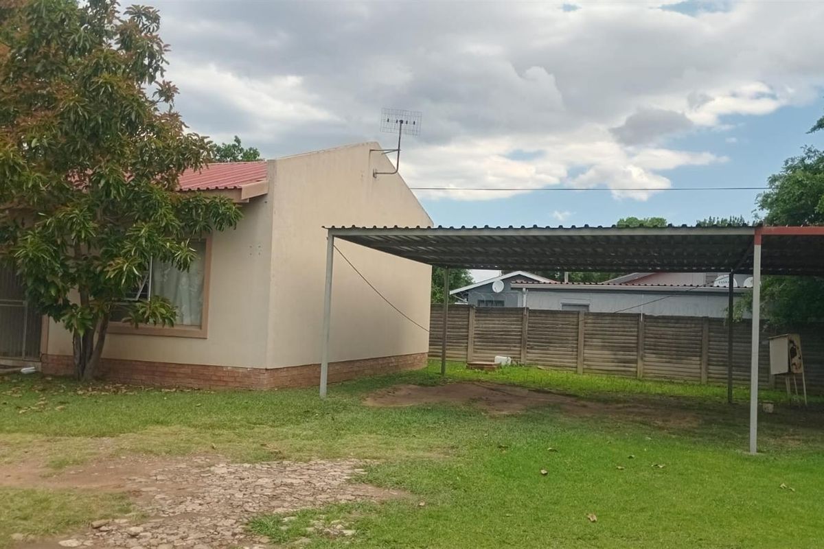 House For Sale in Newcastle Central, Newcastle, KwaZulu Natal - Photo 5