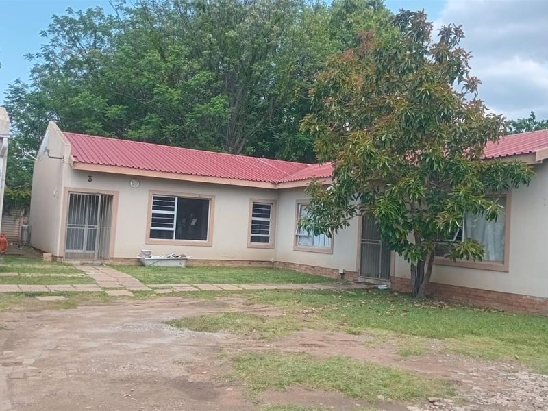 House For Sale in Newcastle Central, Newcastle, KwaZulu Natal - Photo 4