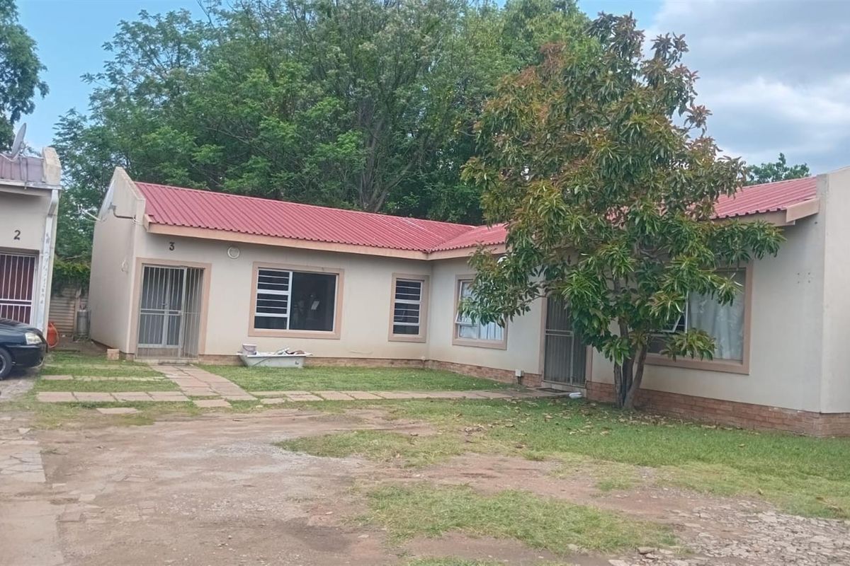 House For Sale in Newcastle Central, Newcastle, KwaZulu Natal - Photo 4