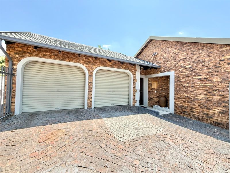 Duet with a Dash of Delight in Elarduspark!  - Photo 2