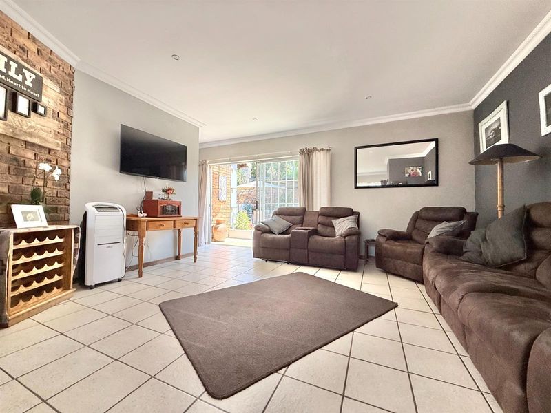 Duet with a Dash of Delight in Elarduspark!  - Photo 7