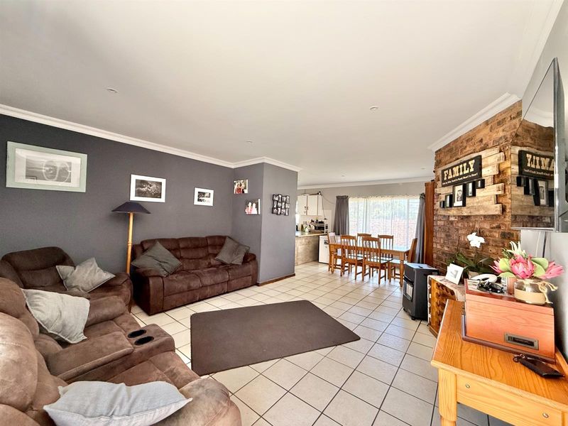 Duet with a Dash of Delight in Elarduspark!  - Photo 6