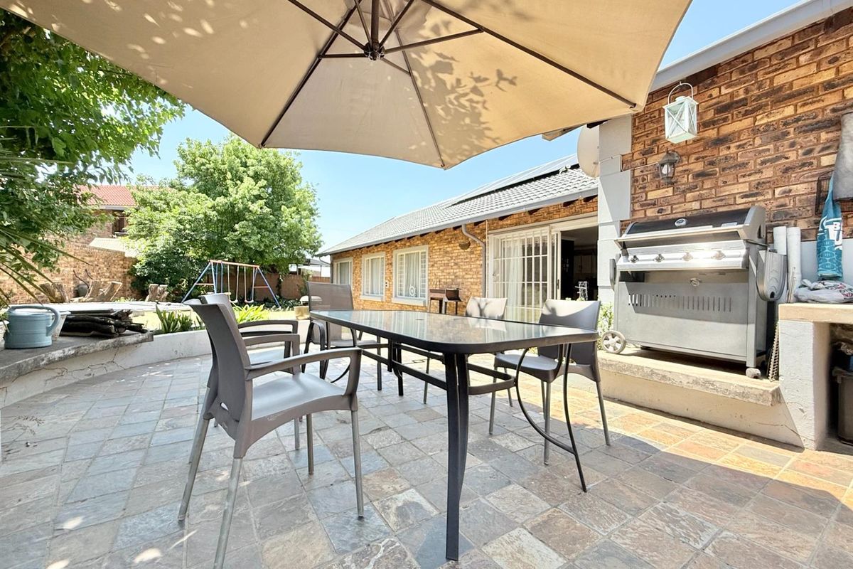 Duet with a Dash of Delight in Elarduspark!  - Photo 5