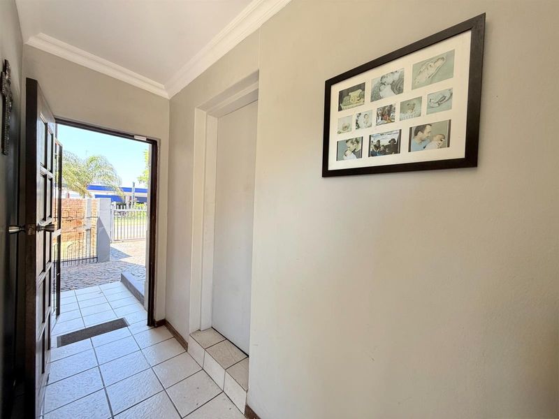 Duet with a Dash of Delight in Elarduspark!  - Photo 3