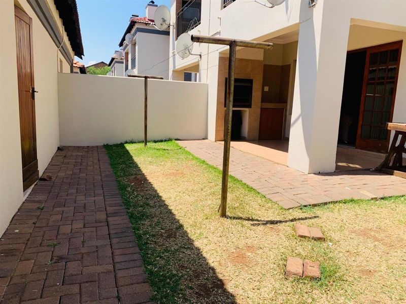 2 Bedroom Ground-floor Apartment For Sale in Heatherview, Akasia - Photo 5