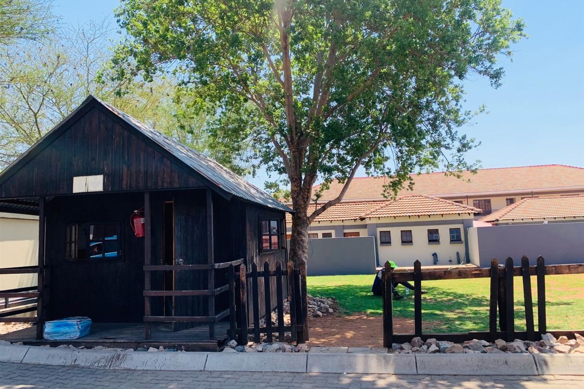 2 Bedroom Ground-floor Apartment For Sale in Heatherview, Akasia - Photo 4