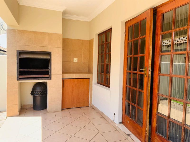 2 Bedroom Ground-floor Apartment For Sale in Heatherview, Akasia - Photo 8