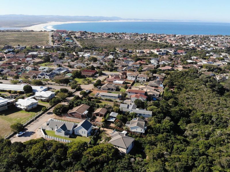 House For Sale in Jeffreys Bay - Photo 2