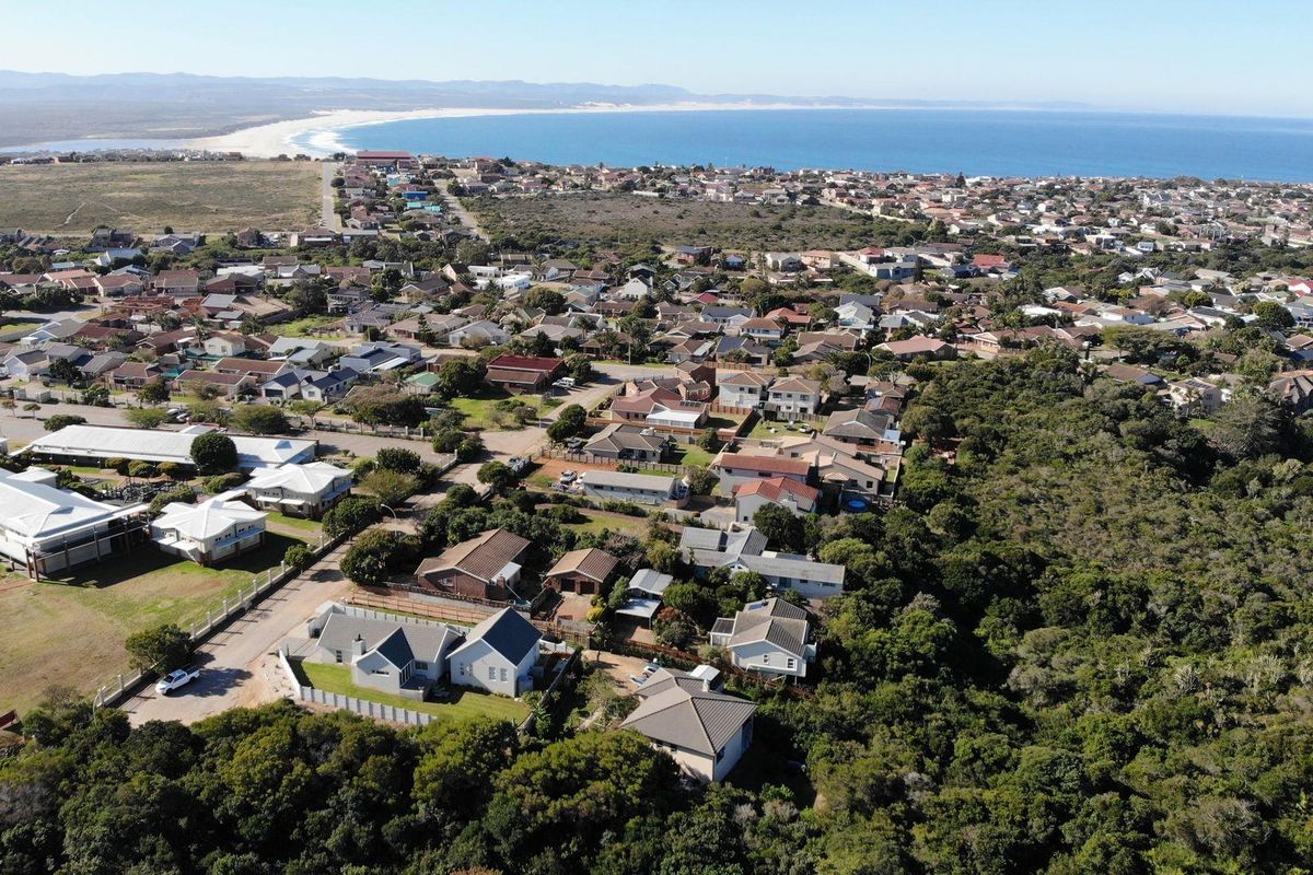 House For Sale in Jeffreys Bay - Photo 2