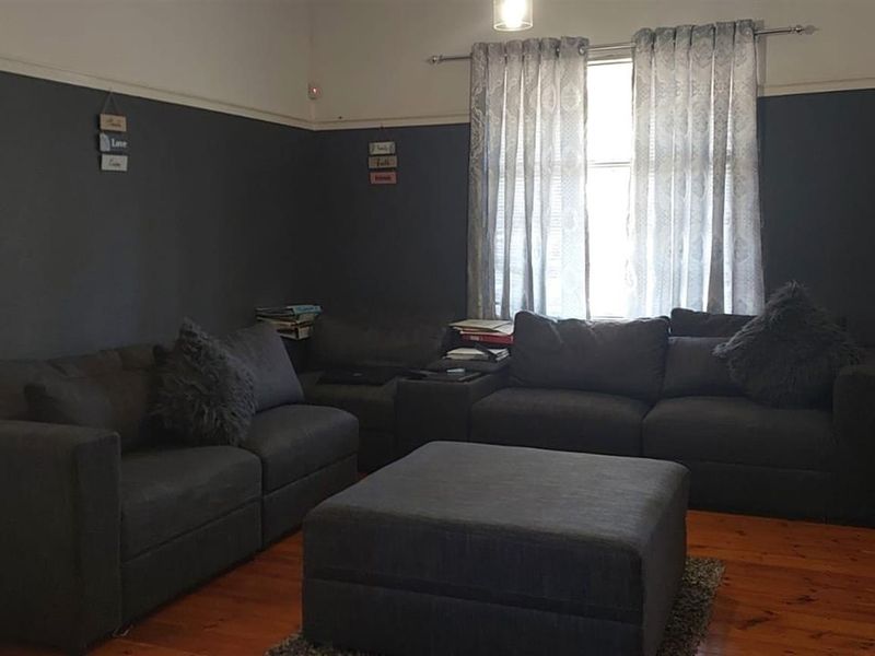 NEWLY RENOVATED!! WOW   REDUCED AND PRICED TO GO - Photo 4