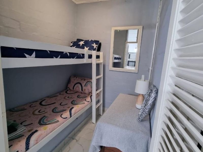 Apartment for sale across the road from the beach. - Photo 9