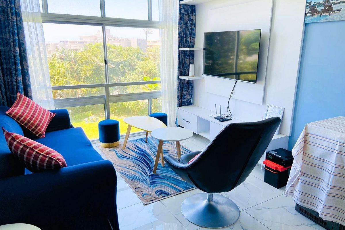 Apartment for sale across the road from the beach. - Photo 2