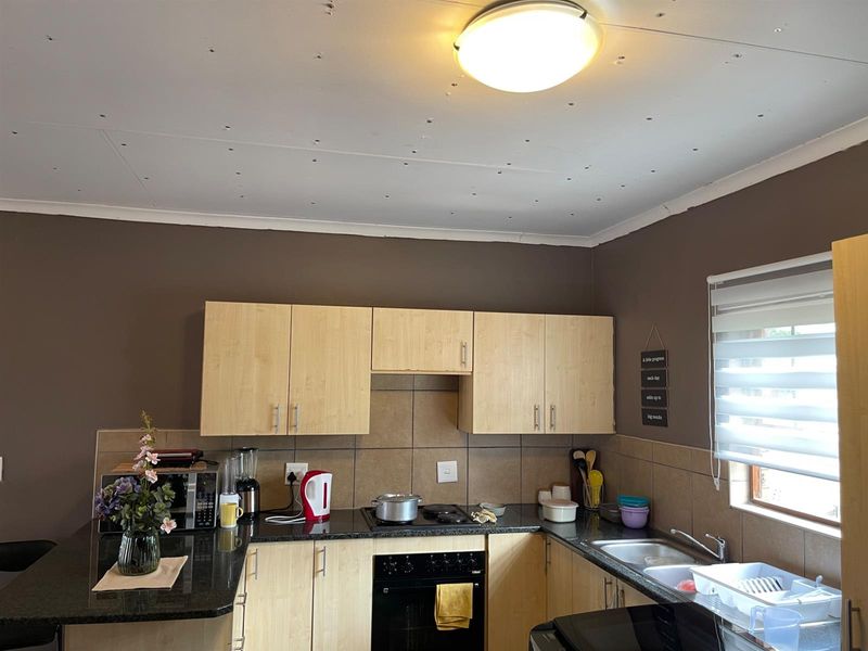 Cosy Apartment Up For Grabs in Swan-Ridge Estate!!! - Photo 8