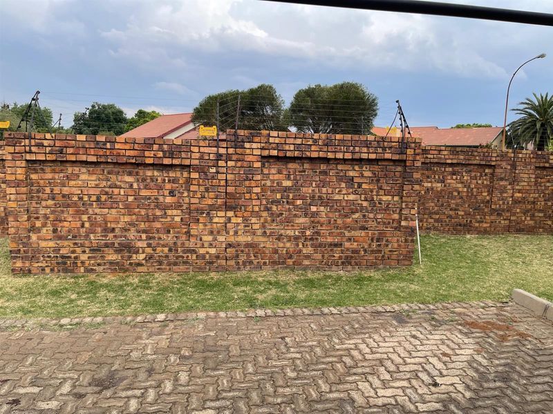 Cosy Apartment Up For Grabs in Swan-Ridge Estate!!! - Photo 4