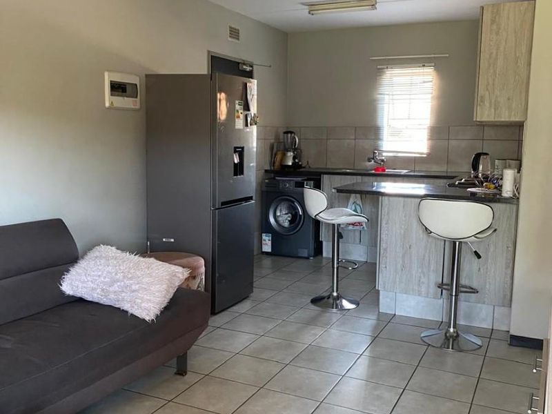 Apartment For Sale in Heuweloord, Centurion - Photo 4