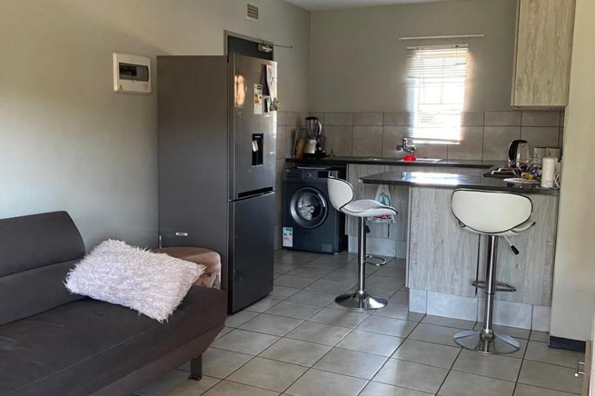 Apartment For Sale in Heuweloord, Centurion - Photo 4
