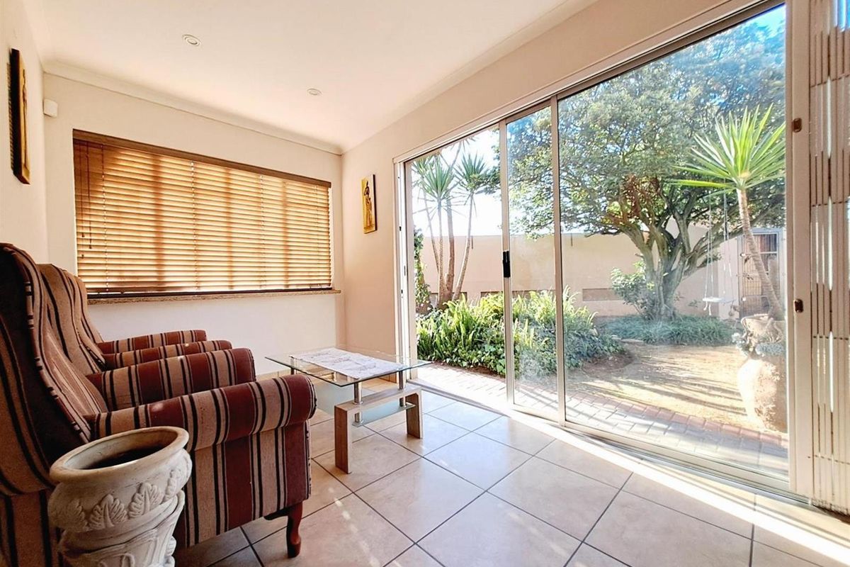 Spacious 4-Bedroom Family Home with Modern Finishes and Superb Entertainment Area - Photo 5