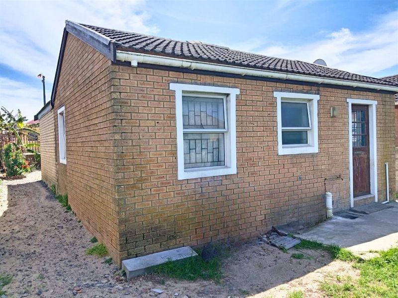 Charming 3-Bedroom Home in a Sought-After Location - Photo 10