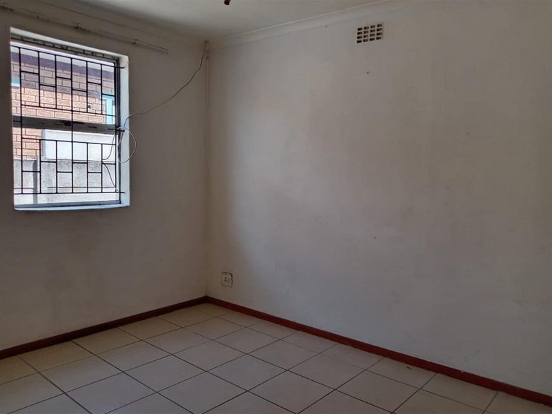 Charming 3-Bedroom Home in a Sought-After Location - Photo 7