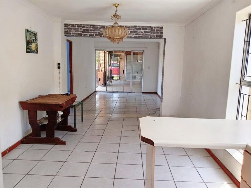 Charming 3-Bedroom Home in a Sought-After Location - Photo 3