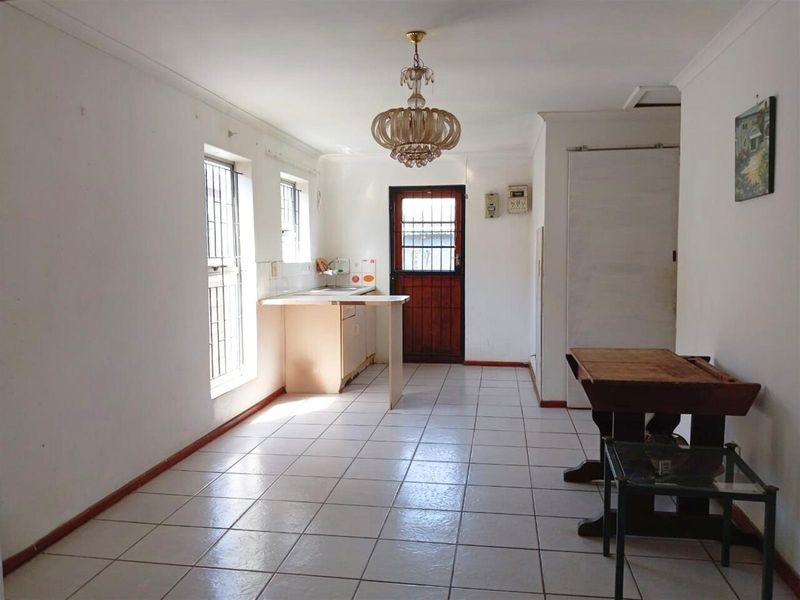 Charming 3-Bedroom Home in a Sought-After Location - Photo 4