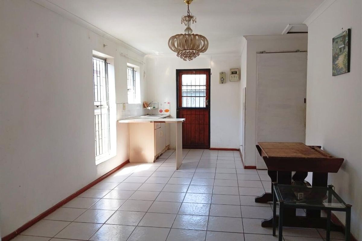 Charming 3-Bedroom Home in a Sought-After Location - Photo 4