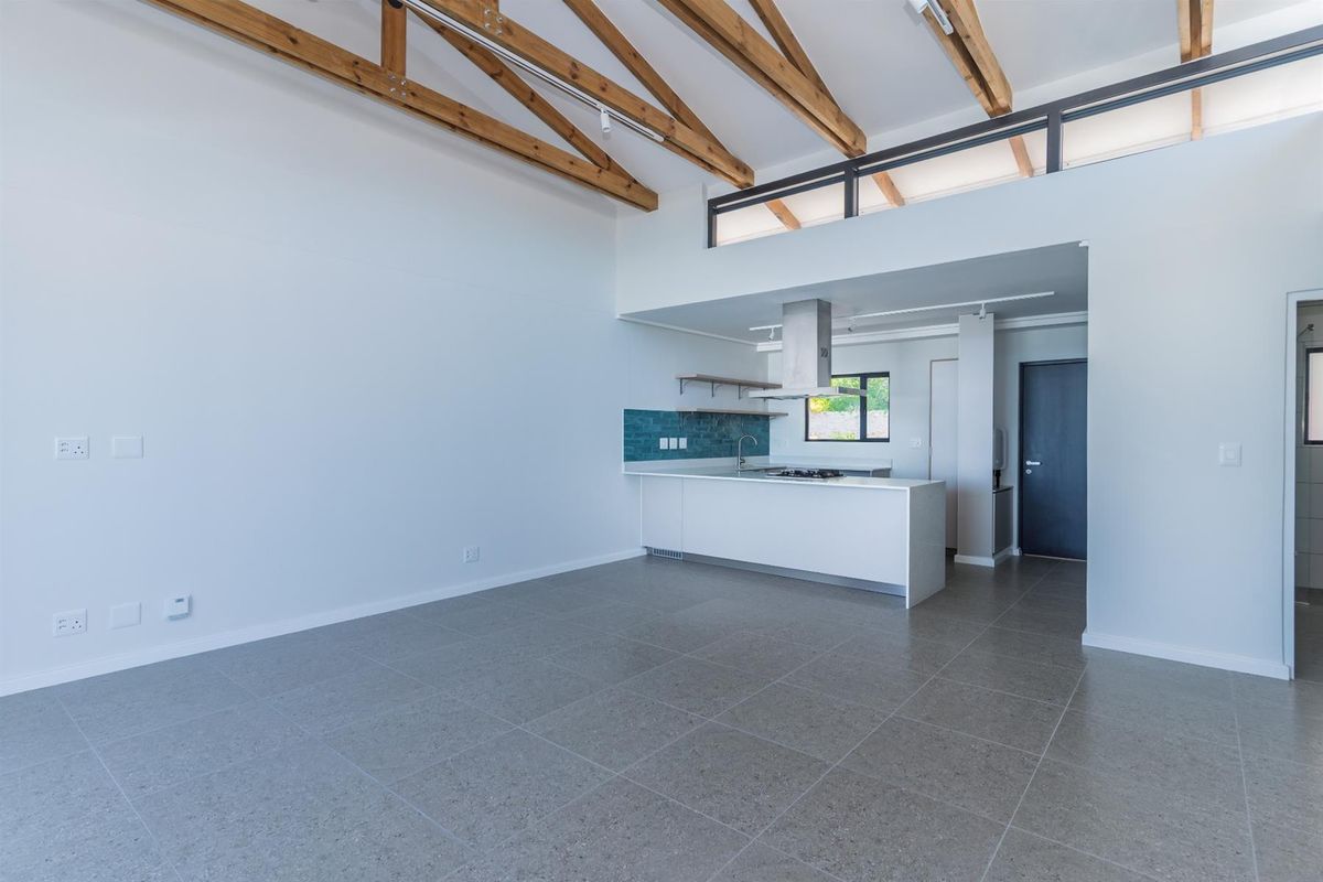 Panoramic Penthouse Paradise, in Muizenberg's Crown Jewel - Photo 2