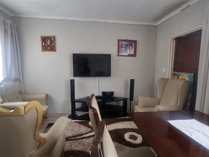 House For Sale in Kingsview Ext 3, Kingsview, White River - Photo 5