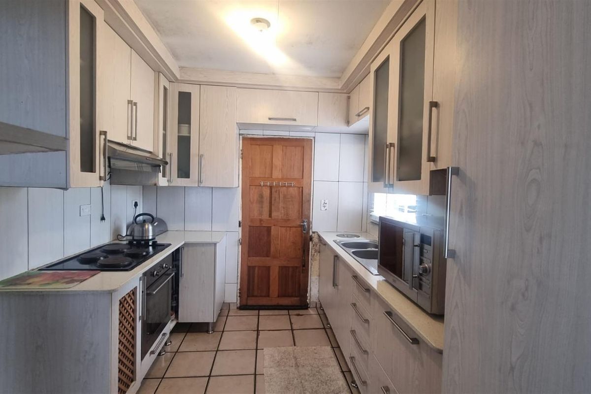 House For Sale in Kingsview Ext 3, Kingsview, White River - Photo 2