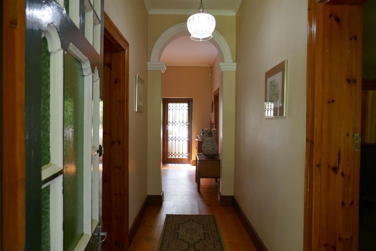 A Heritage Retreat in the Heart of Franschhoek’s Wine Valley - Photo 5