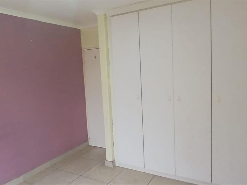 Townhouse For Sale in Honeydew, Roodepoort - Photo 7