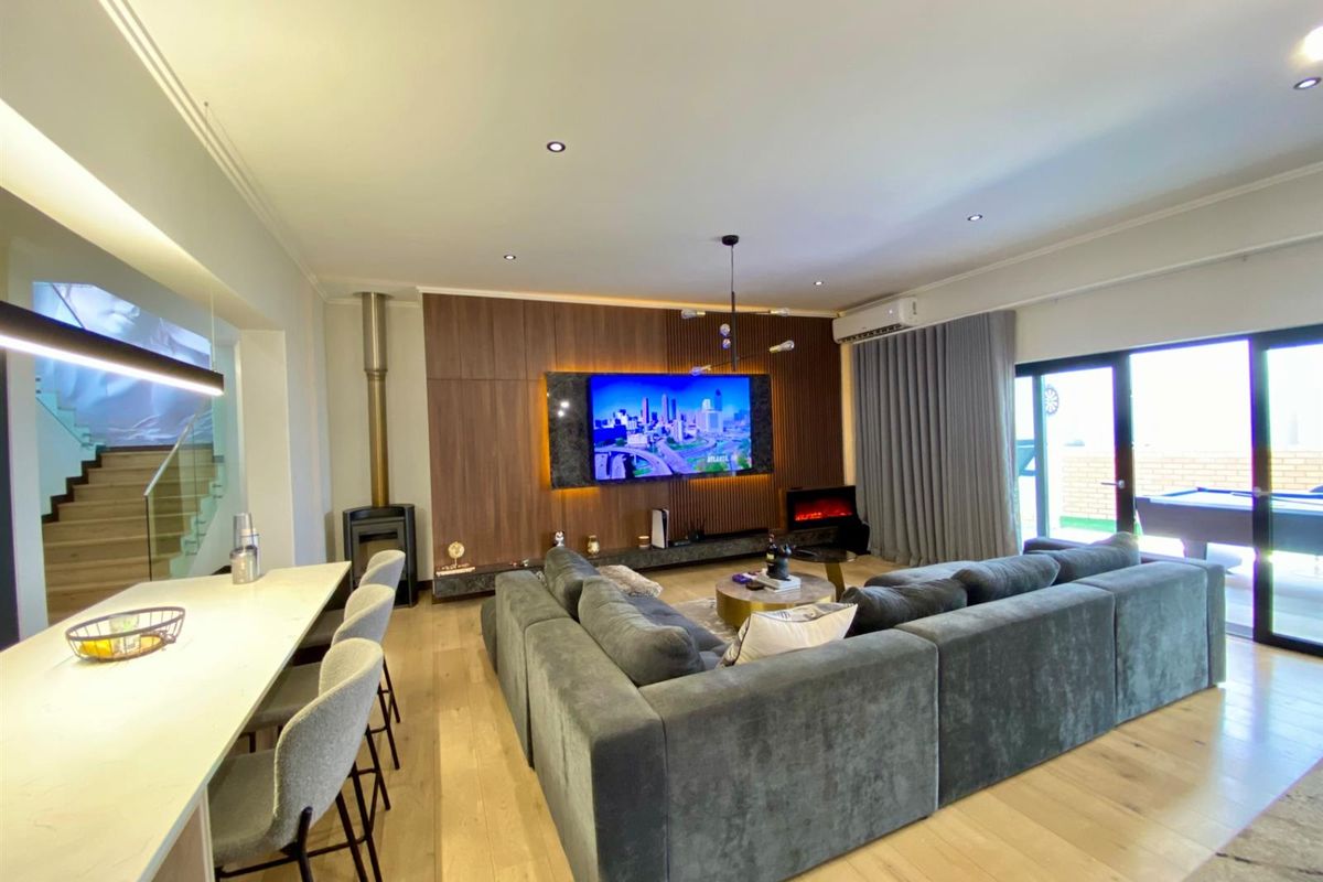 3 Bedroom Home For Sale in Bryanston, Sandton - Photo 5