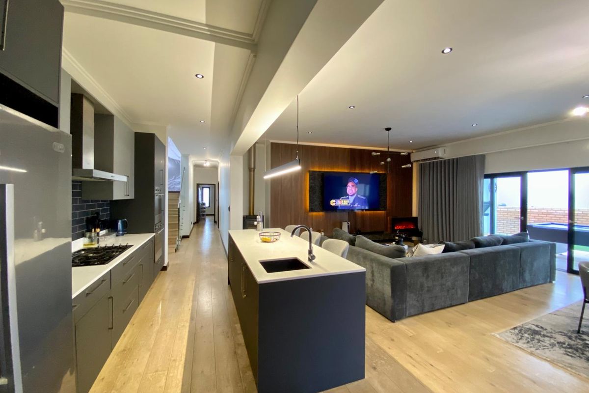 3 Bedroom Home For Sale in Bryanston, Sandton - Photo 2