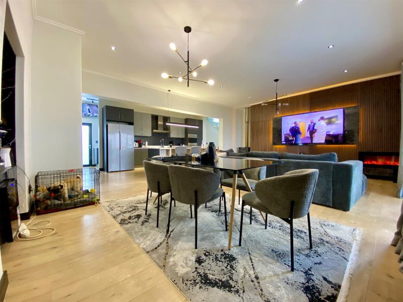 3 Bedroom Home For Sale in Bryanston, Sandton - Photo 7