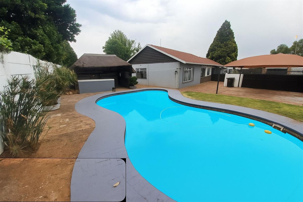 Spaious Apartment To Rent in Dalpark Proper, Dalpark, Brakpan - Photo 2