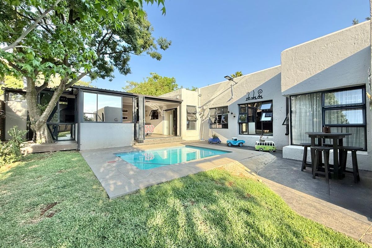 MODERN 4 BEDROOM HOUSE IN RIETVALLEIPARK - Photo 3