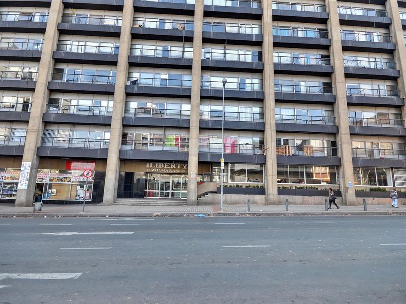 Apartment For Sale in Braamfontein, Johannesburg - Photo 7