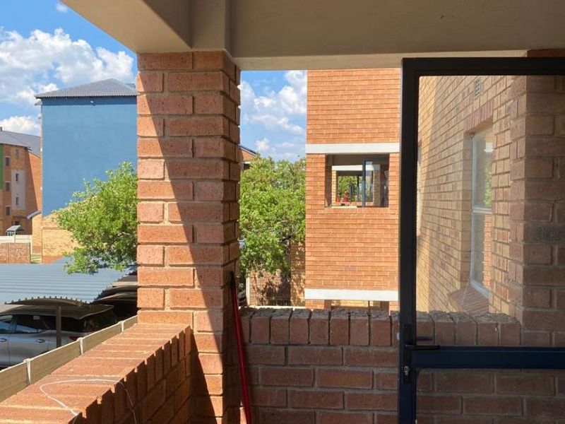 TWO BEDROOM APARTMENT WITH SOLAR BACK-UP - Photo 2