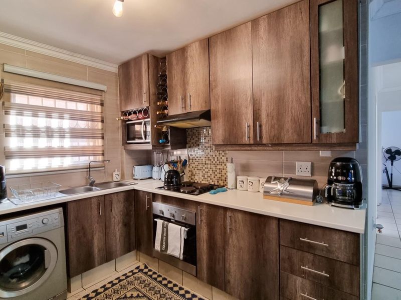 3 bed 2 bath Apartment for R800 000 only - Photo 10