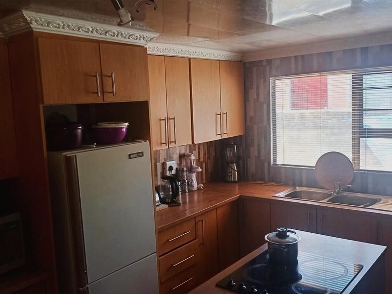 House For Sale in Kwazakhele, Port Elizabeth - Photo 5