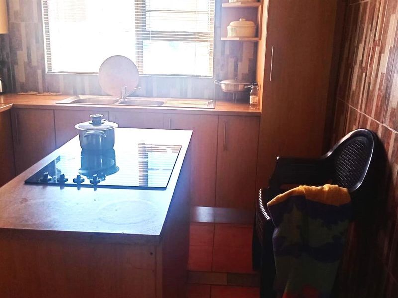 House For Sale in Kwazakhele, Port Elizabeth - Photo 3