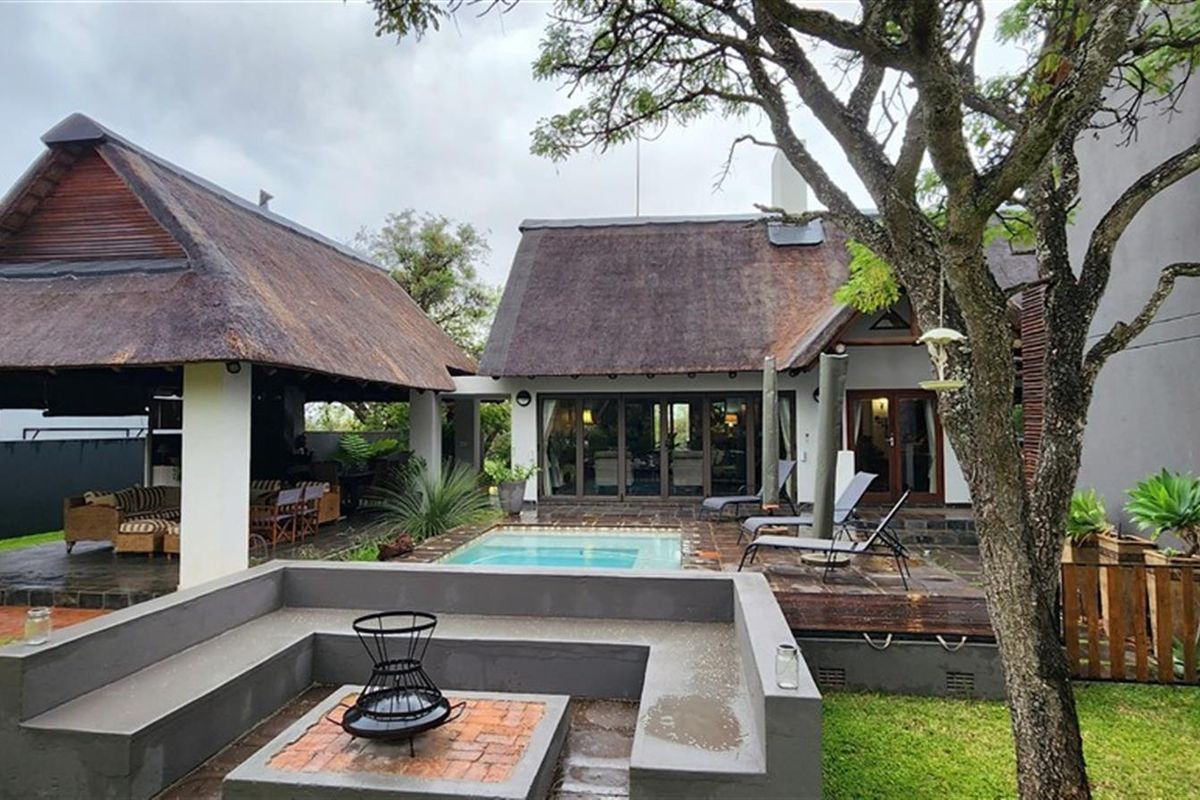 3 bedroom house in Koro Creek Bushveld Golf Estate, Modimolle - Photo 2