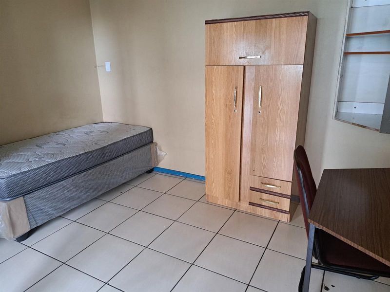 Apartment For Sale in Braamfontein, Johannesburg - Photo 5