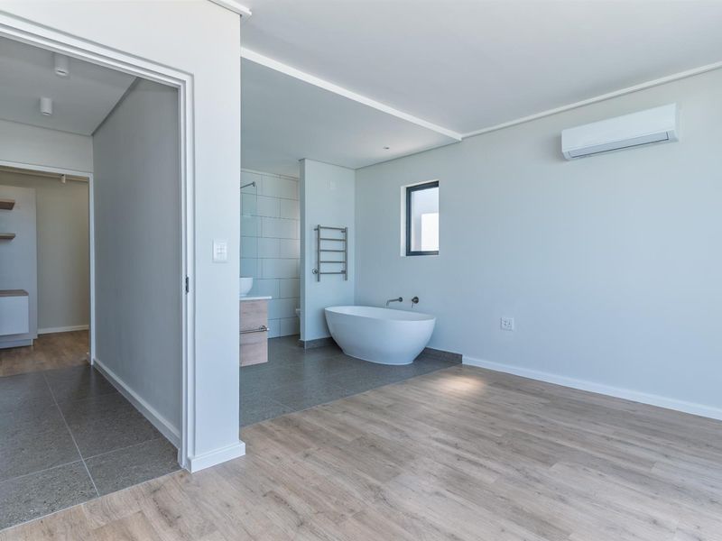 Panoramic Penhouse Paradise, in Muizenberg's Crown Jewel - Photo 9