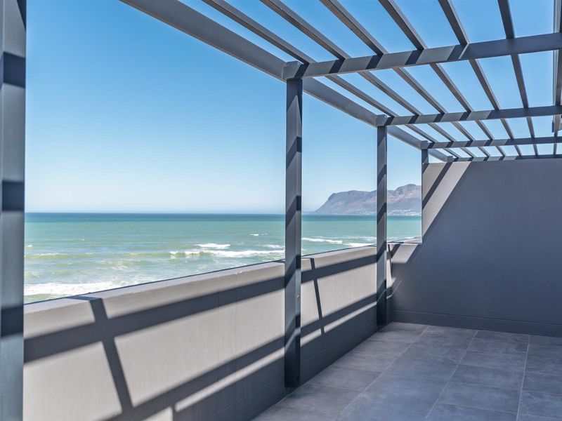 Panoramic Penhouse Paradise, in Muizenberg's Crown Jewel - Photo 3