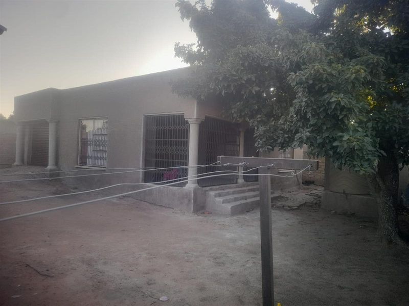 House For Sale in Seshego, Polokwane - Photo 4