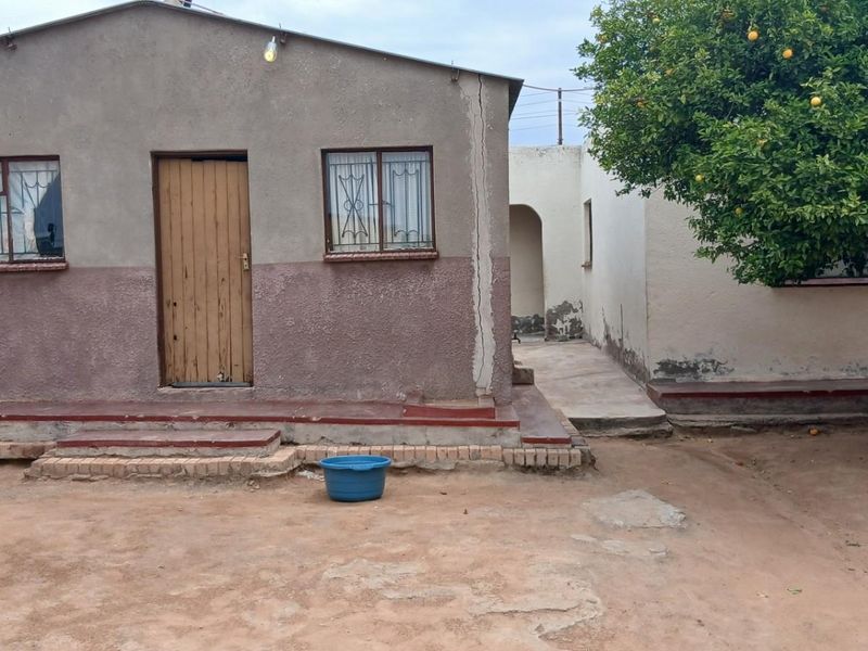House For Sale in Seshego 9E, Seshego, Polokwane - Photo 2
